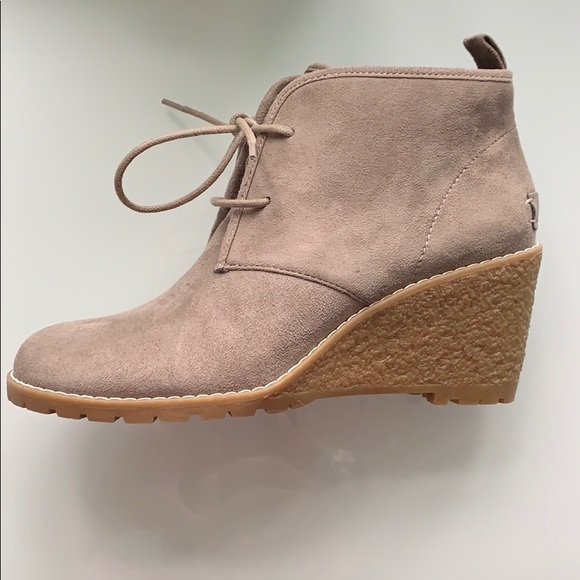 NWOB Bass wedges. - Picture 1 of 5